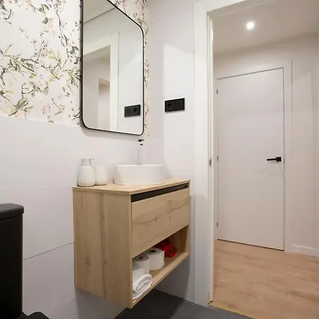 Renovated In Historic Old Town