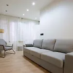 Renovated In Historic Old Town Ac Apartment *