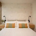 Renovated In Historic Old Town Ac Apartment *