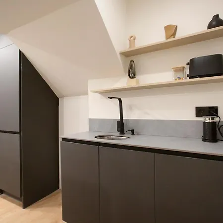 Apartment Renovated In Historic Old Town Ac