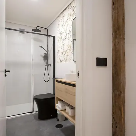 Renovated In Historic Old Town Ac بلباو